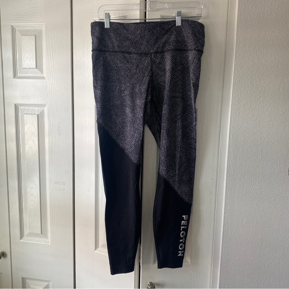 Lululemon Athletica Charcoal Pelotón Leggings Sleek Performance Fit EUC